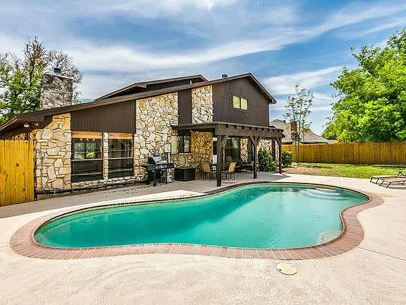 4th image of 440 Meadowhill Dr