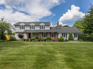 28 Guilford Way, Pittsford, NY 14534