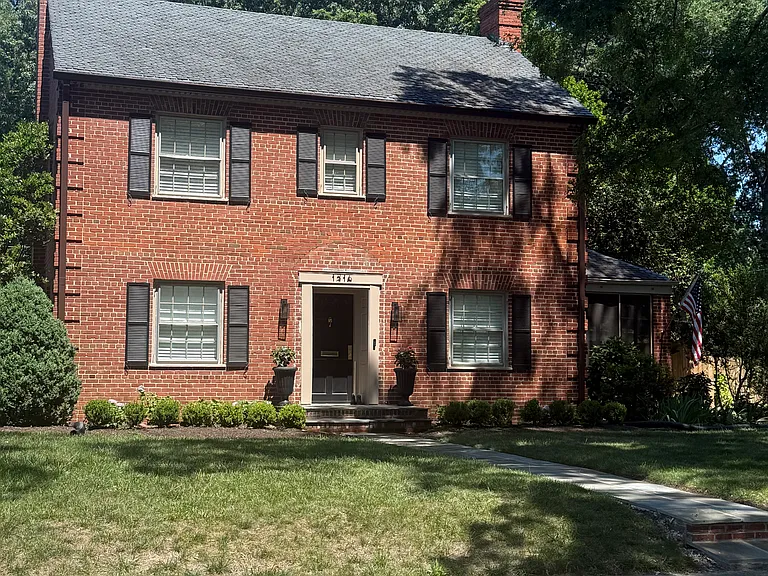 1316 Brookland Pkwy — Photo 1