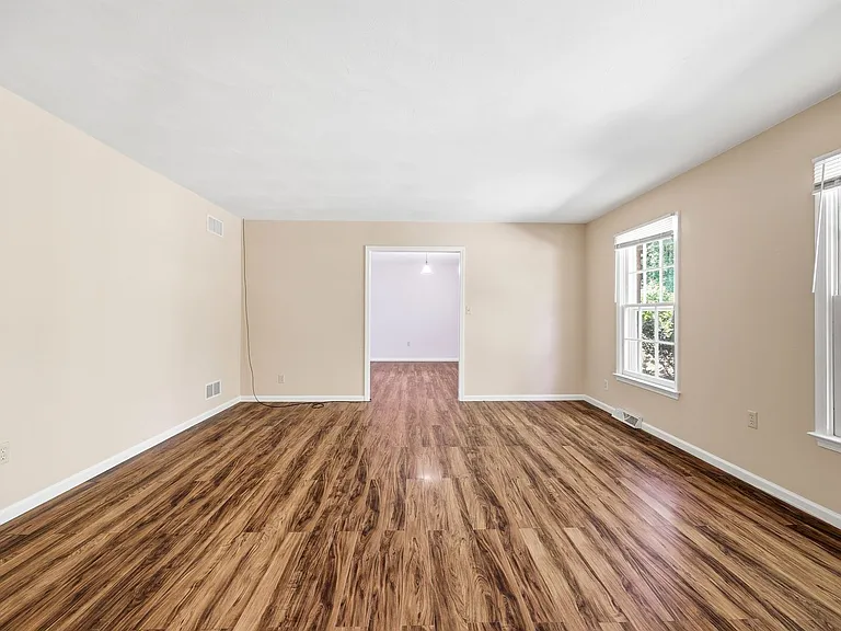 5757 Heards Mountain Rd — Photo 4