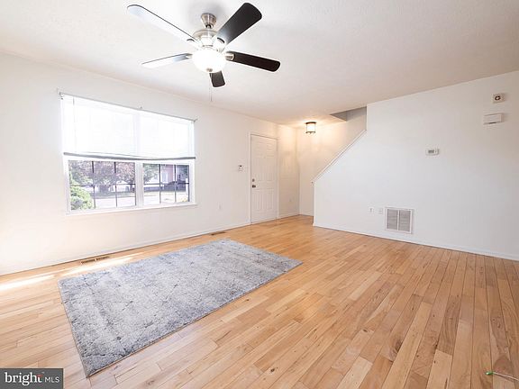 5th image of 173 Equestrian Dr