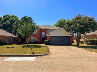 8516 Auburn Dr, Fort Worth, TX 76123