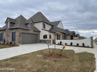 100 Buenos Aires Ave, Youngsville, LA 70592
