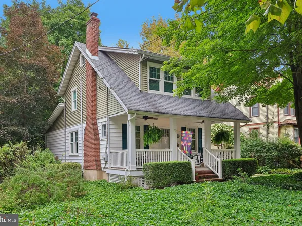 411 W 3rd St, Moorestown, NJ 08057