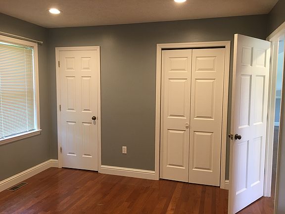 Back Bedroom - Laundry