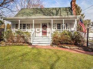 7 Glenview Pl, Huntington, NY 11743