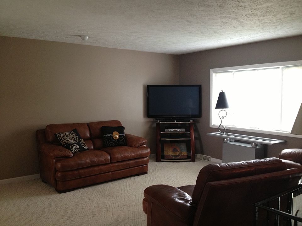 1st image of 6706 S 140th Ave