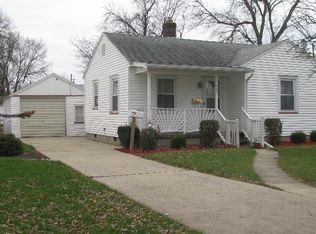 302 Thompson St, Essexville, MI