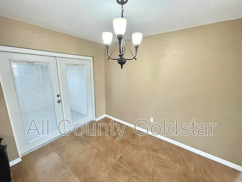4 bed, 2.0 bath, 1391 sqft, $1,650 — Photo 4