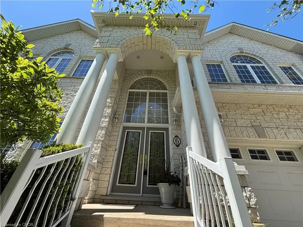 6 Fourseasons Dr, Hamilton, ON L8E 5Y5