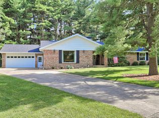 45 Glenn Dr, White Heath, IL 61884