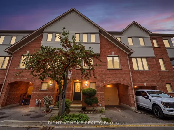 23 W Deane Park Dr #2, Etobicoke, ON M9B 2R5