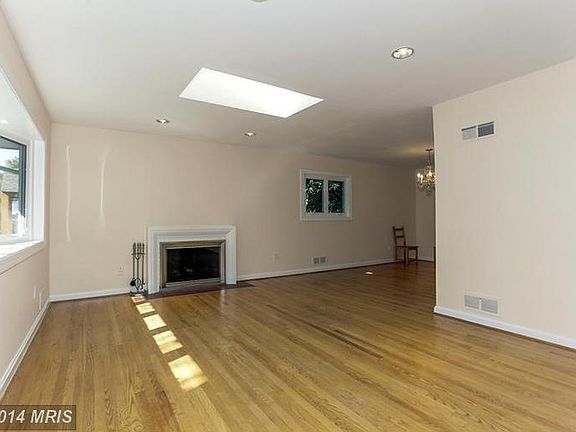 5th image of 9327 E Parkhill Dr