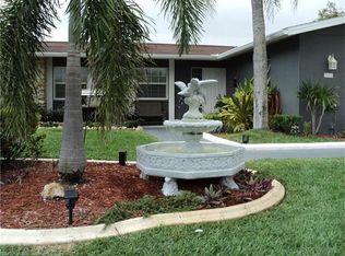 528 Archer Pkwy W, Cape Coral, FL 33904