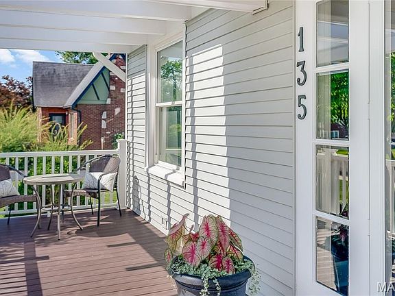 5th image of 135 Helen Pl