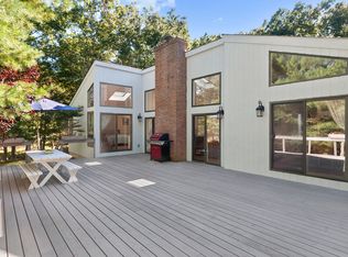 10 Wildflower Rd, East Hampton, NY 11937