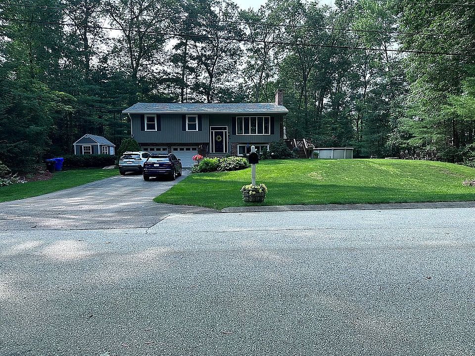 1st image of 16 Woodridge Dr