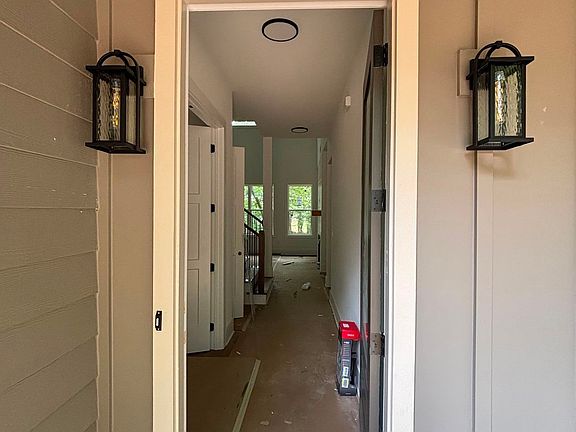 5th image of 20 Falcon Cir