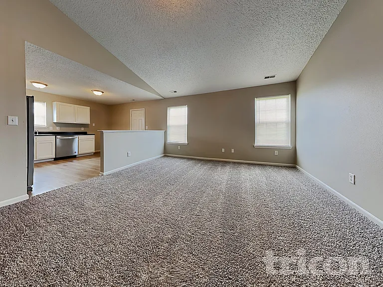 1602 Cold Spring Dr — Photo 2