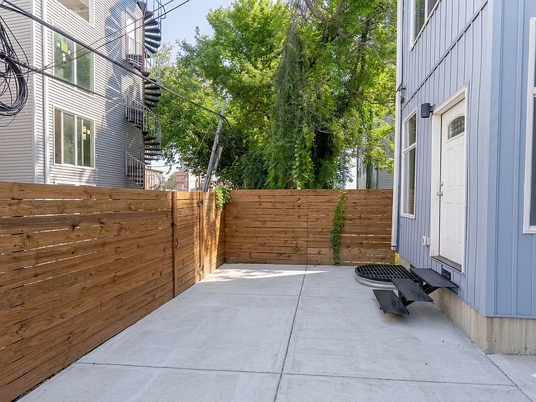 1733 Ingersoll St #A — Photo 21