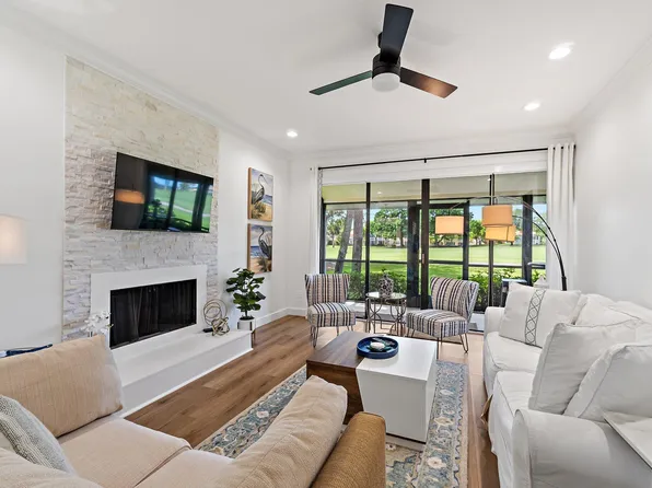 299 Old Meadow Way, Palm Beach Gardens, FL 33418