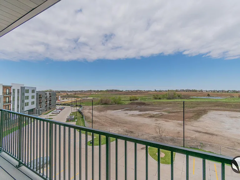 Chateau at Yankee Hill Apartments — Photo 56