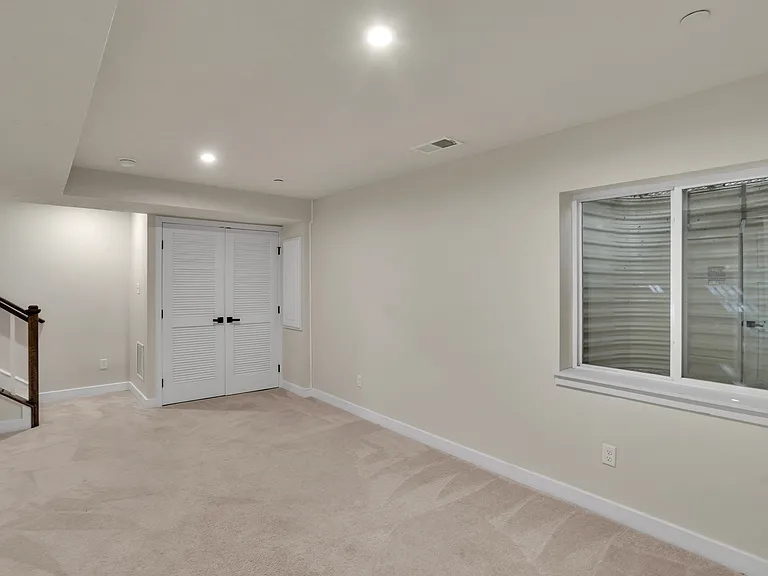 6004 Augusta Ln — Photo 8
