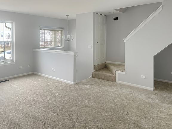 4th image of 2571 N Augusta Dr