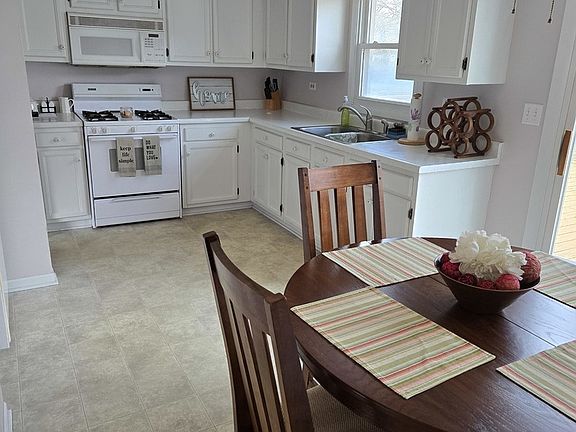 5th image of 1702 Parklane Ave