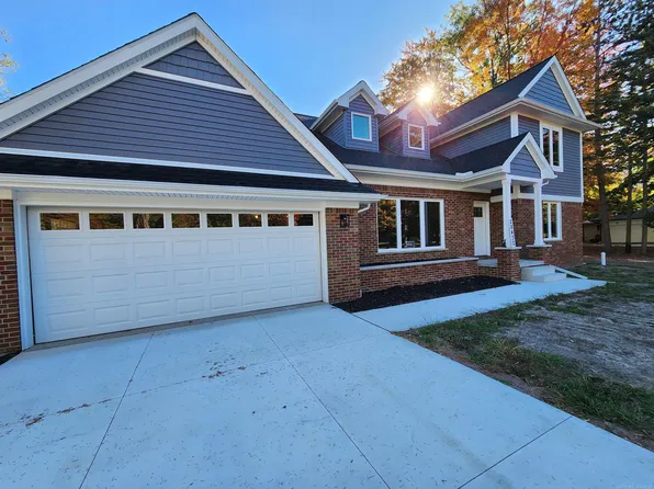 28430 Ranchwood Dr, Southfield, MI 48076