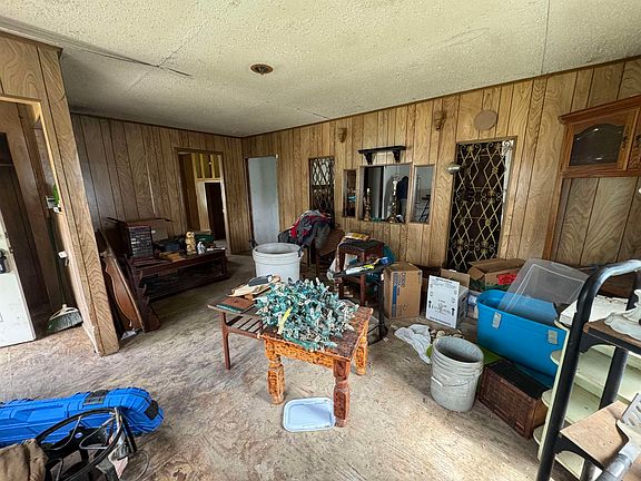 2nd image of 2206 E Oak Ave