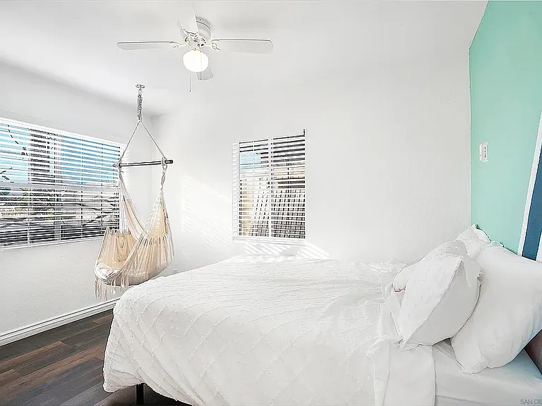 577 Florence St — Photo 4