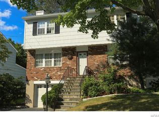 27 Knowlton Ave, Mount Kisco, NY 10549