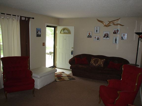 3rd image of 10007 Belmont Ave