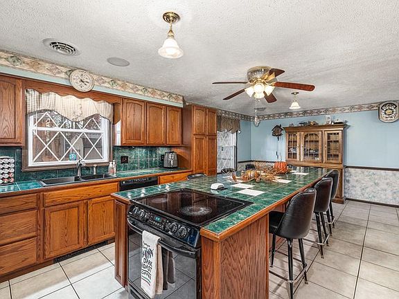 5th image of 645 Ironwood Dr