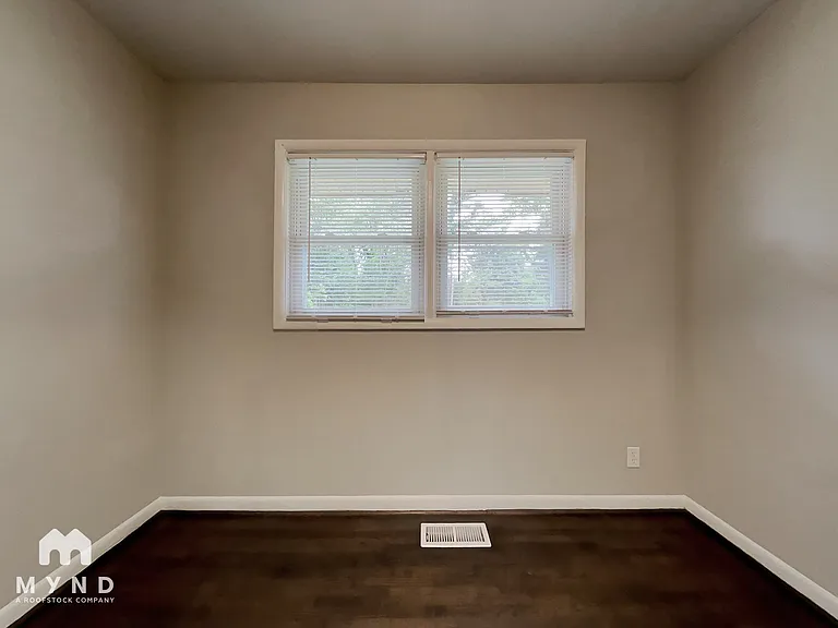 5442 Southampton Rd — Photo 8