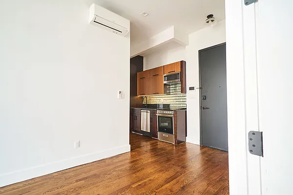 Rented by Lodger Corp | media 12