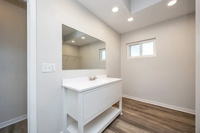 1332 E Sheridan Ave — Photo 12