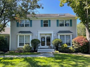 43 Southfield Rd, Baiting Hollow, NY 11933