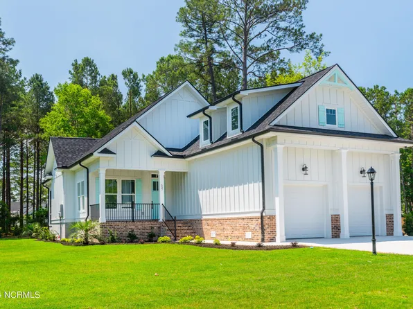 527 S Middleton Drive NW, Calabash, NC 28467