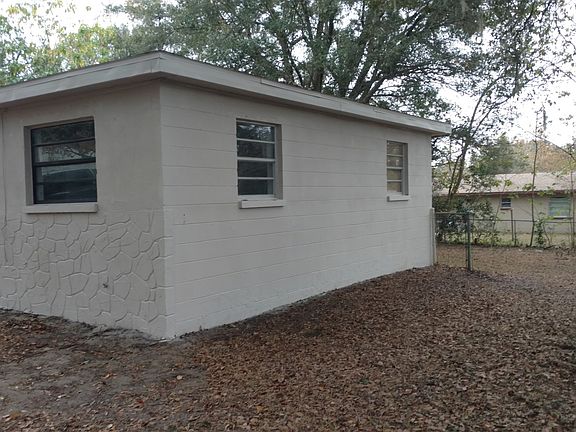 2nd image of 27135 Aubrey Ave