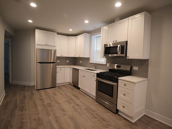 4th image of 1932 N Keeler Ave #G
