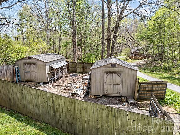 5th image of 26 Lansing Rd