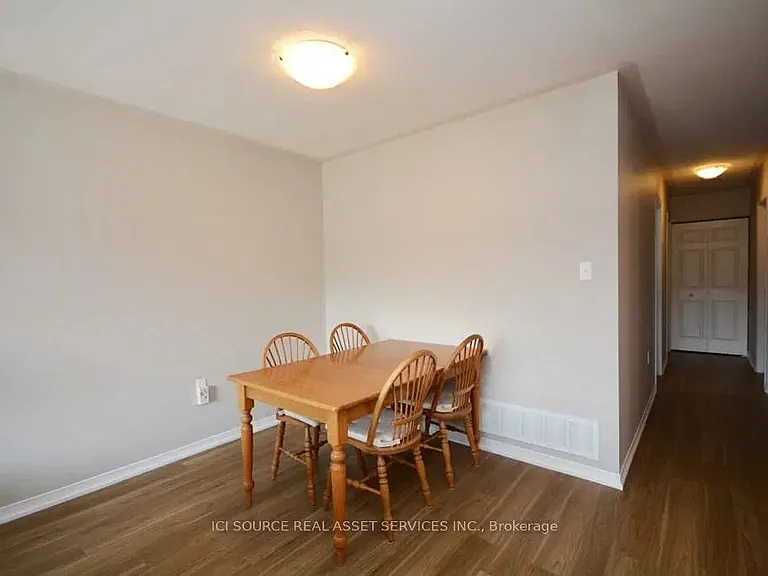 26 Louise Ln #MAIN FL — Photo 3