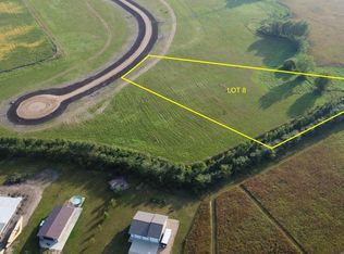 8 Oak Creek Cir, Big Stone City, SD 57216