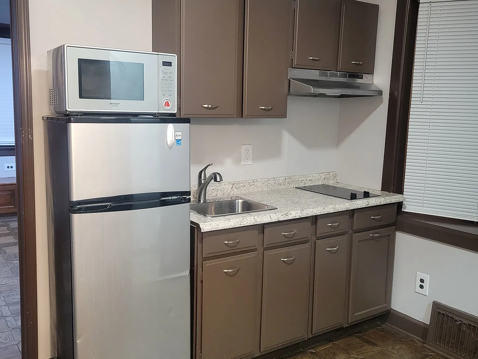 Studio, 250 sqft, $1,250 — Photo 2