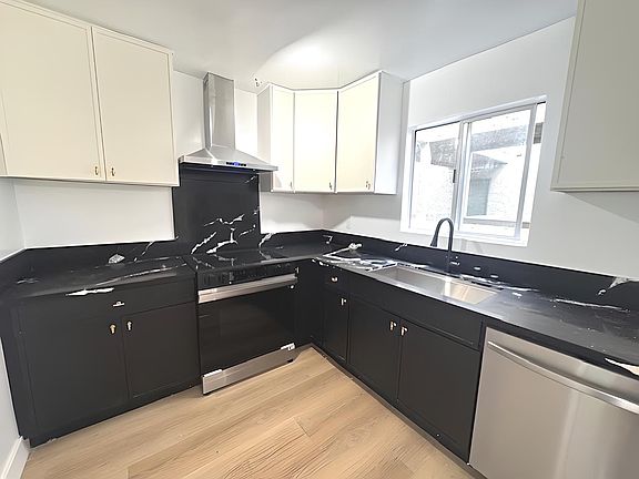 4th image of 605 San Vicente Blvd
