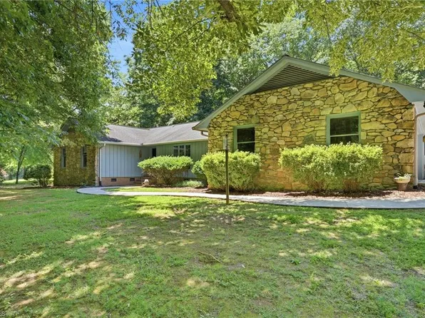3326 Sedgefield Rd, Statesville, NC 28625