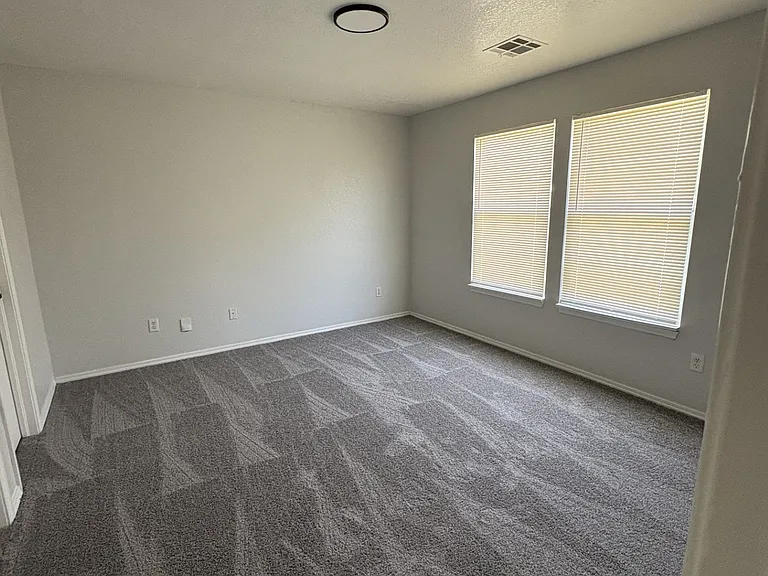 1617 Ginger Ave — Photo 4