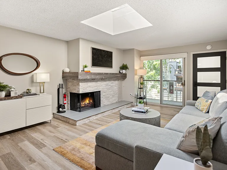 100 E Dean St #3D — Photo 9
